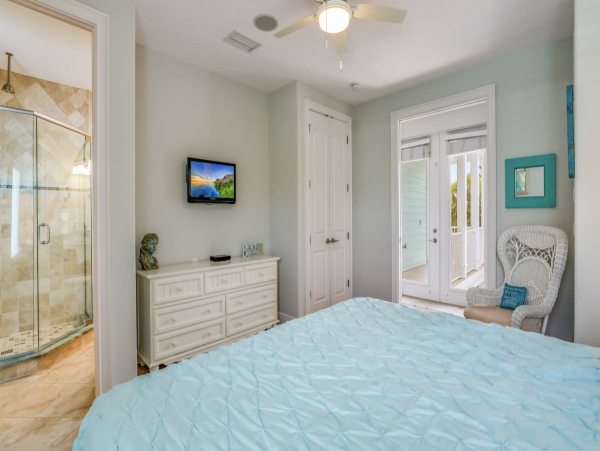 Expansive Beach Home - Casual Luxury - Steps to the Beach